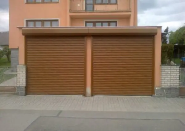 rolovací garážová vrata Hörmann Rollmatic zlatý dub folie