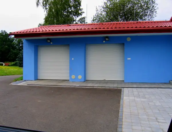 hörmann, hormann, jvp system, jvp vojta, vojta prachatice, vrata vojta, vrata prachatice, česká vrata, německá vrata, vrata strakonice, vrata písek, vrata budějovice, průmyslová rolovací vrata, navíjecí vrata, mřížová vrata, vrata s mříží, vrata s boxem, vrata na impuls, vrata, vrata s dveřmi, dveře, navíjecí dveře, rolovací dveře